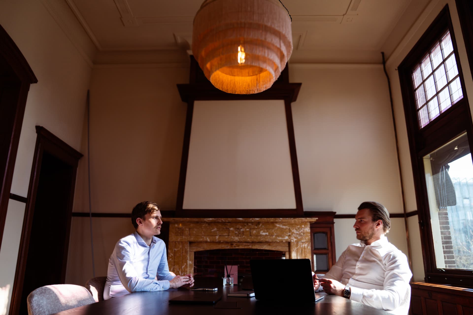 Overleg tussen financiers bij Unvolt